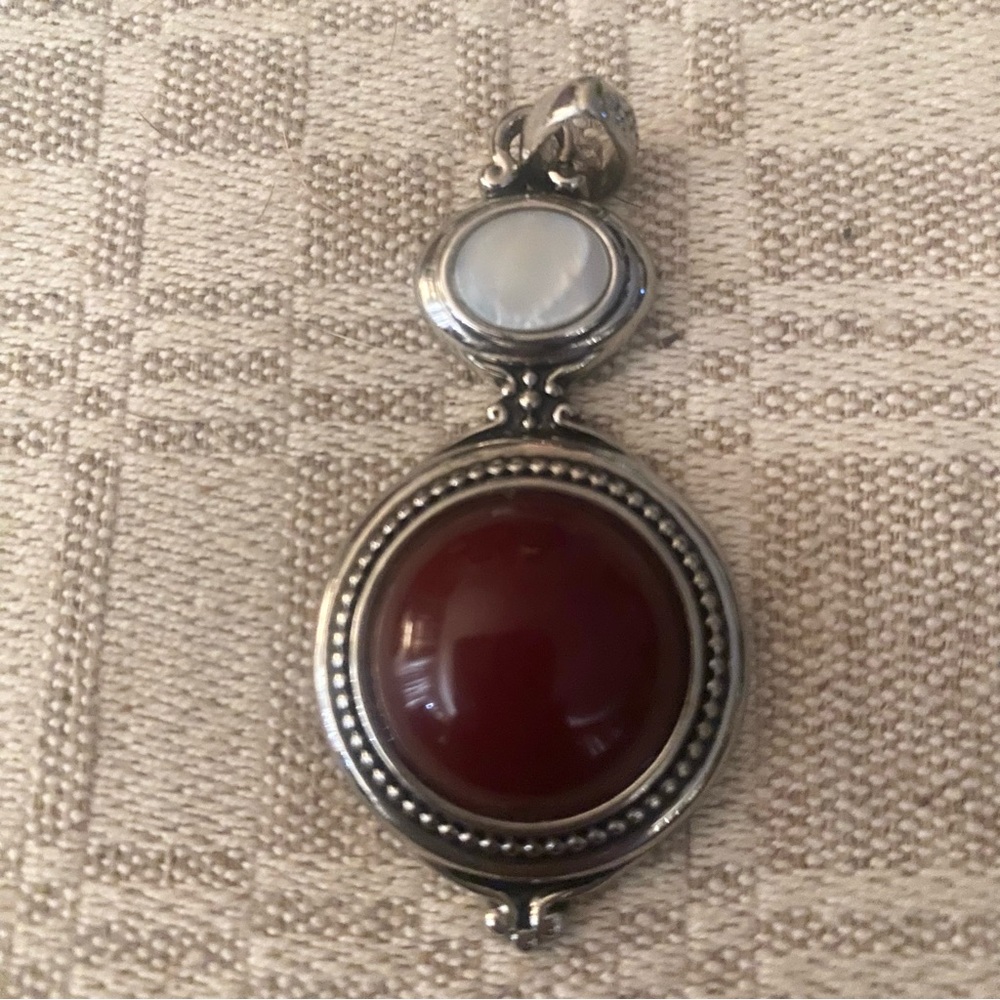 Lia Sophia "Lisa" slide pendant. Silver Tone NEW - Picture 2 of 2